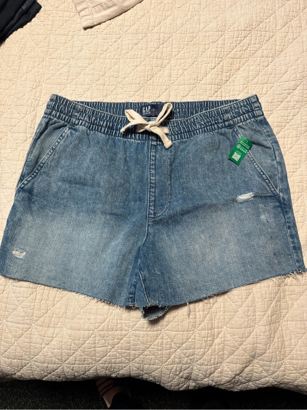 GAP Denim Women’s Pull-On Distressed Jean Shorts | Size Large | Light Wash